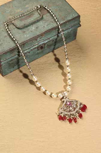 Flower shape mother of pearl red unkut kundan antique gold plated princess necklace set for women