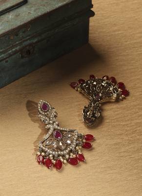 Flower shape mother of pearl red unkut kundan antique gold plated princess necklace set for women 4