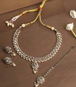 Flower oval shape brown kundan antique gold plated choker necklace set with maang tikka for women