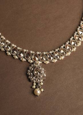 Flower oval shape brown kundan antique gold plated choker necklace set with maang tikka for women 4