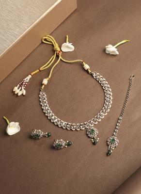Flower and oval shape green kundan stone gold plated choker necklace set with maang tikka for women 1