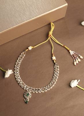 Flower and oval shape green kundan stone gold plated choker necklace set with maang tikka for women 2