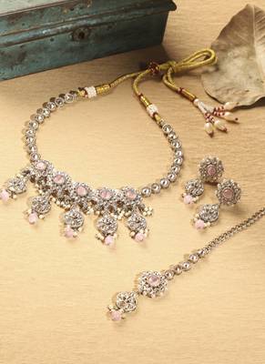 Flower and round shape pink kundan stone gold plated choker necklace set with maang tikka for women 1