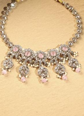 Flower and round shape pink kundan stone gold plated choker necklace set with maang tikka for women 5