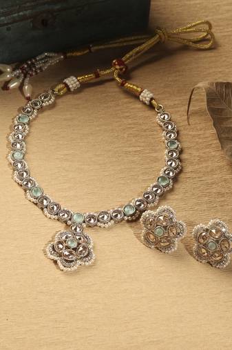 Round circle shape sky blue kundan stone gold plated choker necklace set with maang tikka for women