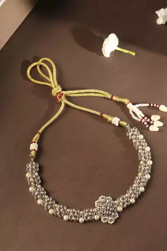 Flower shape pearl brown kundan stone gold plated choker necklace set with maang tikka for women