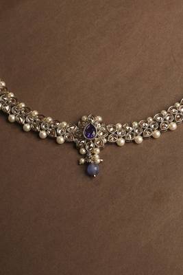 Flower and oval shape blue kundan stone gold plated choker necklace set with maang tikka for women 5