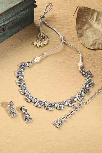 Square shape silver kundan stone gold plated brass choker necklace set with maang tikka for women