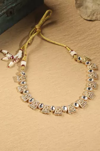 Square shape gold kundan stone gold plated brass choker necklace set with maang tikka for women