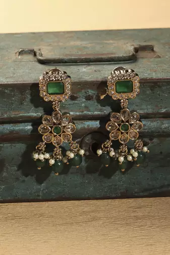Flower and oval shape green kundan stone antique gold plated brass choker necklace set for women