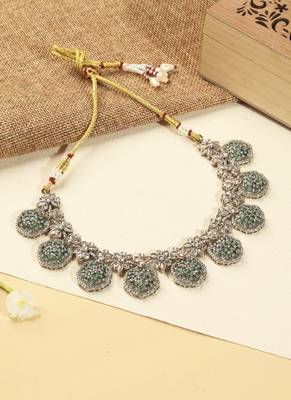 Flower design green kundan stone gold plated brass choker necklace set with maang tikka for women 2