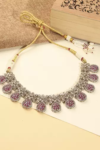 flower oval shape red kundan gold plated choker set with maang tikka