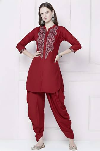 Red embroidered rayon kurta with dhoti pant