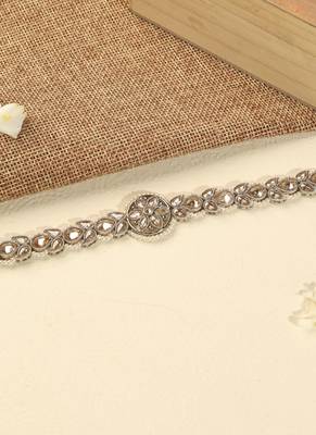 Flower design and pearl brown kundan stone antique gold plated mathapatti(sheeshphool) for women 3