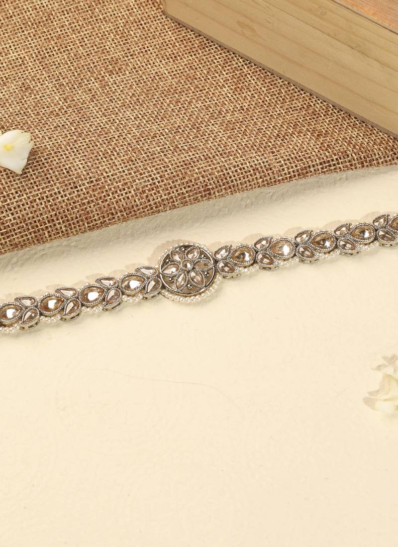 Flower design and pearl brown kundan stone antique gold plated mathapatti(sheeshphool) for women