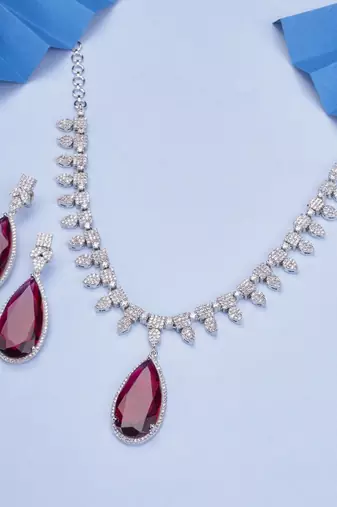 Crystal radiant  necklace