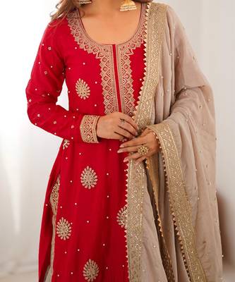Beige sharara set with intricate embroidery work 4