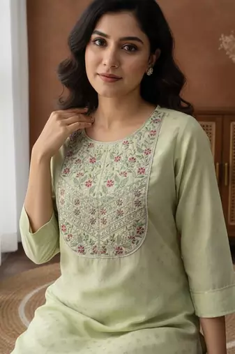 Green silk embroidered Kurta Set