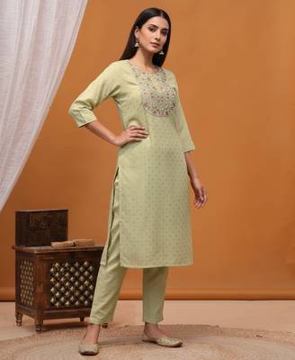 Green silk embroidered Kurta Set 5