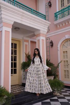 Off-white cotton embroidered Kurti 1