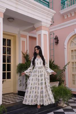 Off-white cotton embroidered Kurti 3