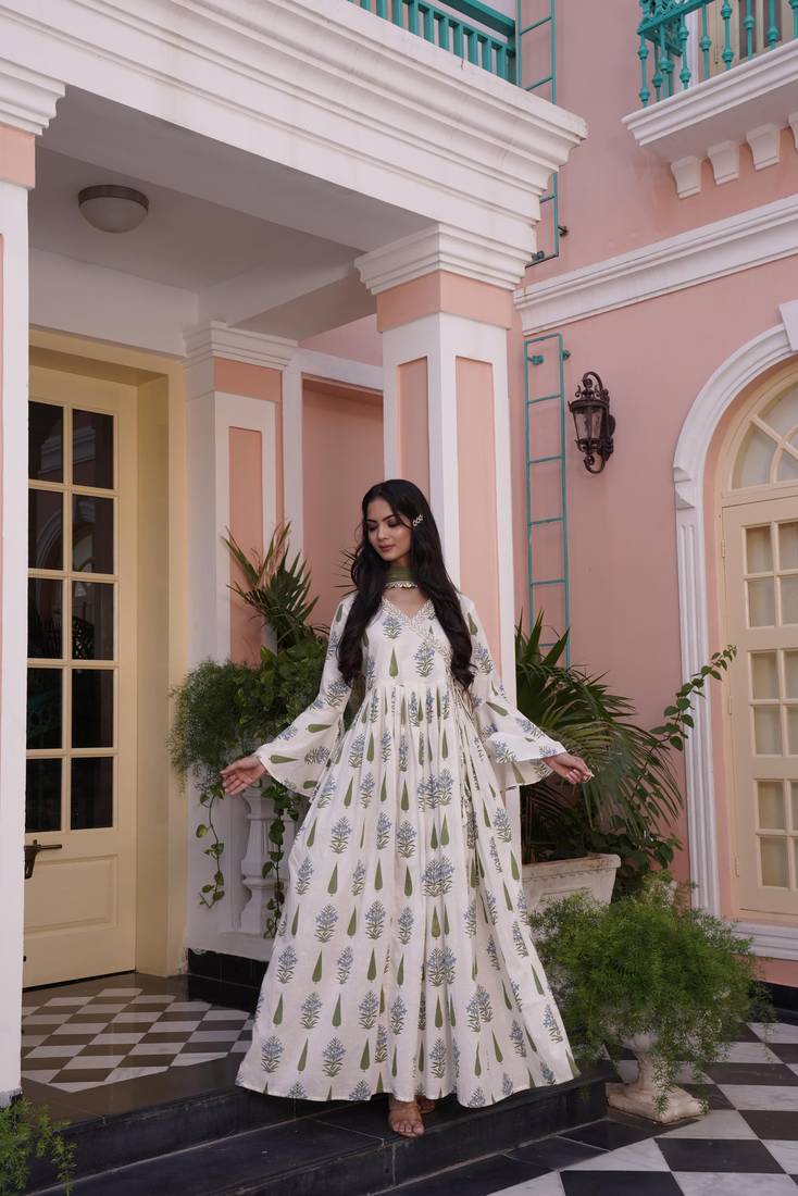 Off-white cotton embroidered Kurti