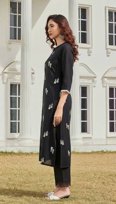 Black cotton embroidered Kurta Set 1