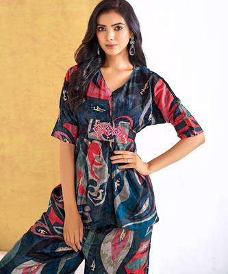 Blue chanderi silk embroidered Co-ord set  3