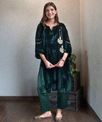 Green velvet chandbala kurta set 1