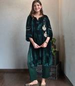 Green velvet chandbala kurta set