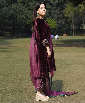 Wine velvet hand embroidered kurta set with dupatta 2