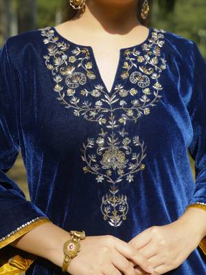 Blue velvet hand embroidered kurta set with dupatta 3