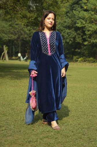 Blue velvet yoke hand embroidered kurta set with dupatta