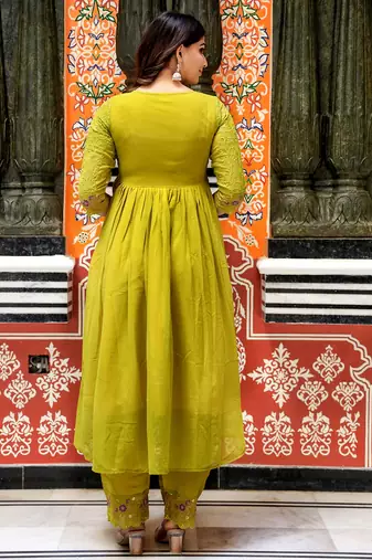 Embroidered georgette febric with lining kurta, pant & dupatta sets