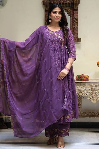Embroidered georgette febric with lining kurta, pant & dupatta sets