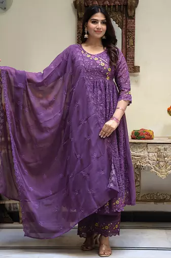 Embroidered georgette febric with lining kurta, pant & dupatta sets