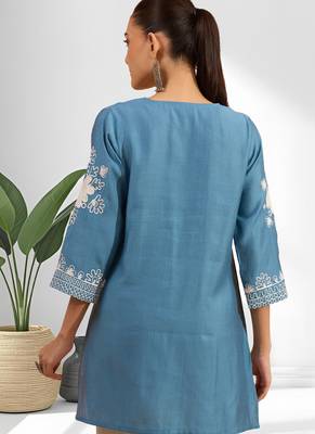 Sky blue vertical silk only top for women's 4