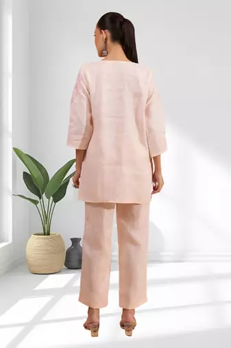 Light pink kurta with pant for women's
