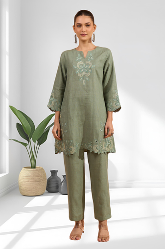 Pista green kurta with pant for women's