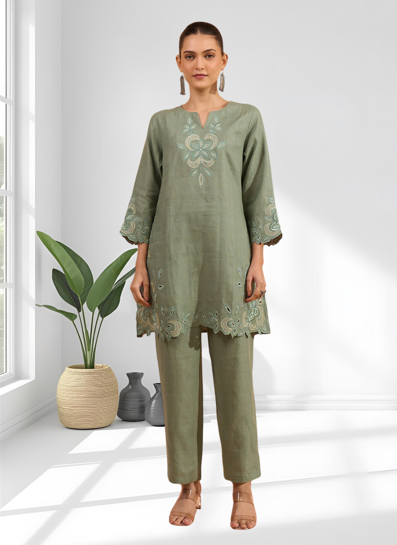 Pista green kurta with pant for women's