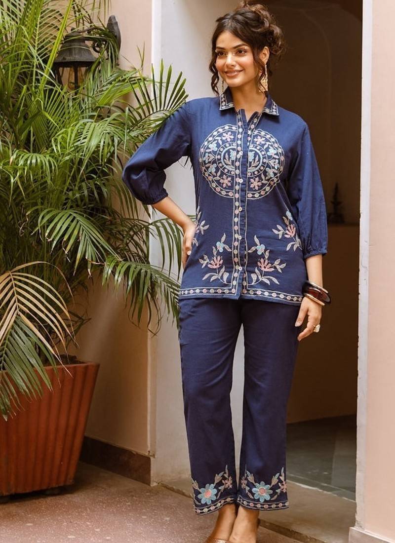 Blue embroidered cotton top 1 pair pants
