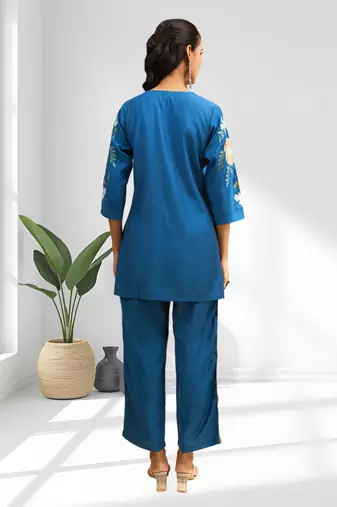 Teal vertical silk kurta sets for women's