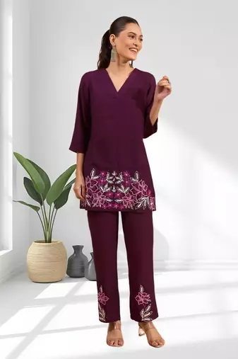 Wine vertical silk top with pants for women's
