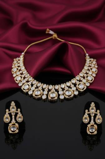 Traditional gold-finish moissanite white necklace jewellery set
