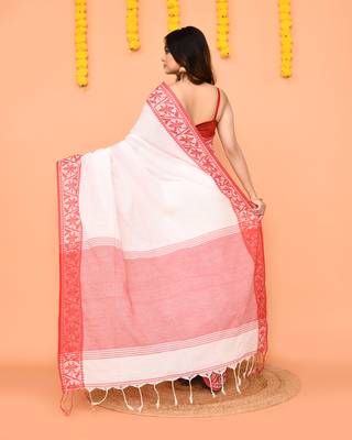 white cotton handloom saree with contrast border 3
