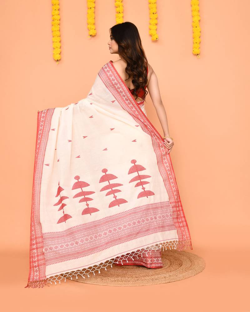 white cotton jamdani saree with handwoven border