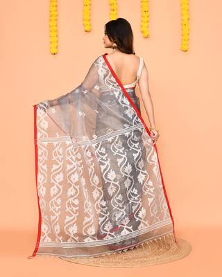 grey silk jamdani saree with handwoven contrast pallu 4