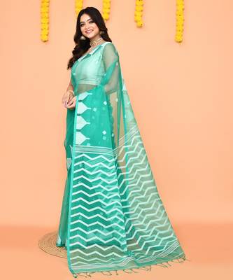turquoise silk jamdani saree with handwoven pallu 2
