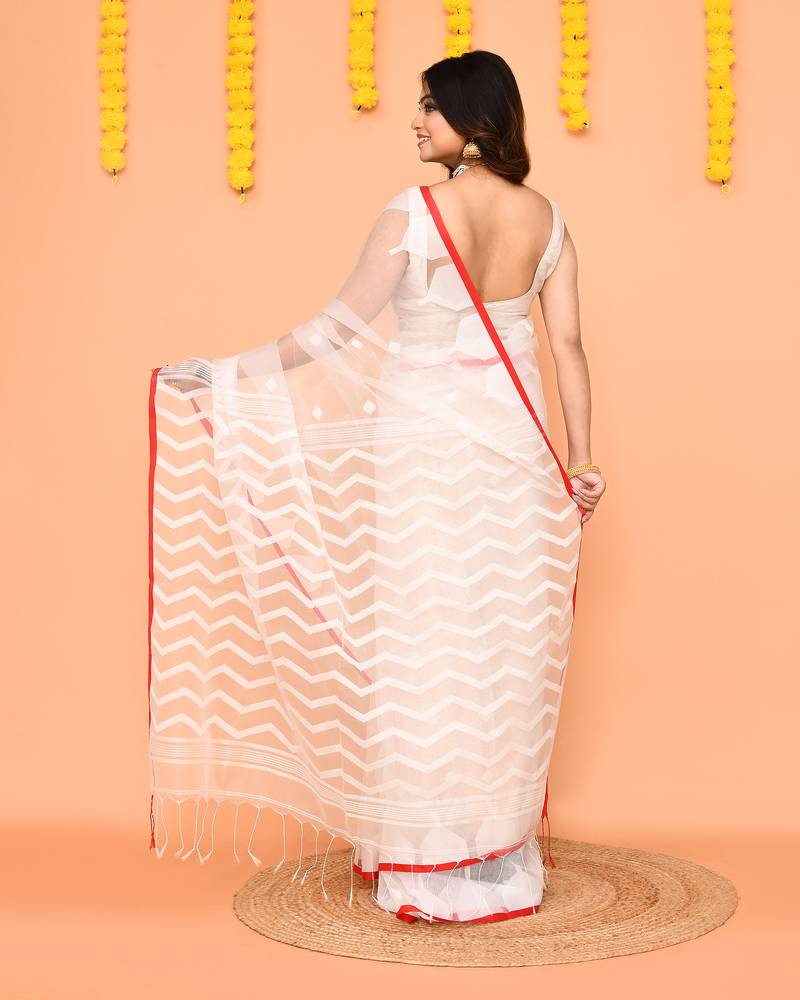white jamdani silk saree with contrast pallu