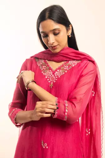 Rani pink rangoon bail kurta set with duppata